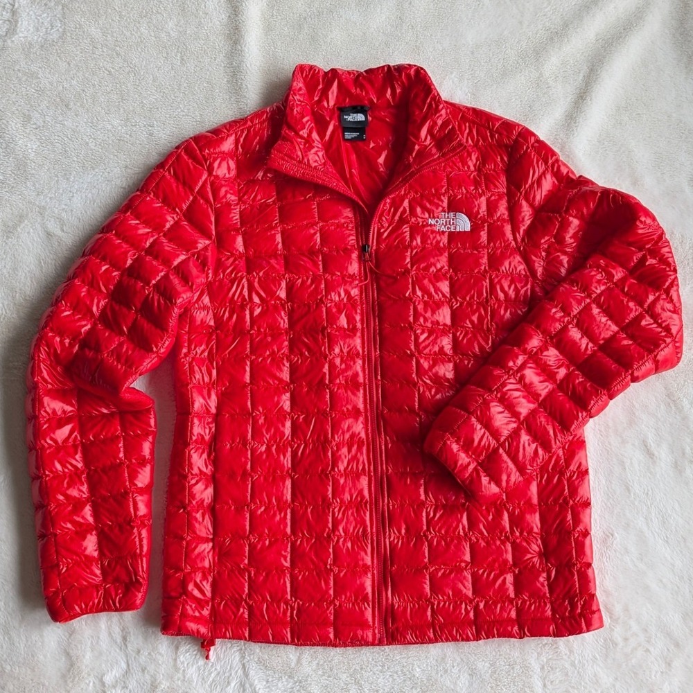The North Face Mens Thermoball Eco Puffer Jacket Red Quilted Full Zip Medium